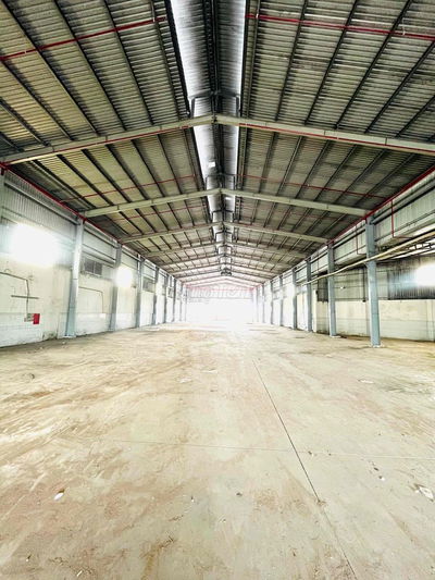 Nhà Xưởng tổng DT 2500m2 DT xây dựng 1700m2