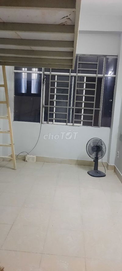 Phòng trọ ngay chợ Phạm văn Hai 2900k