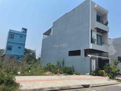 Đất Bá tùng 1 đường Cao Hồng Lãnh gần trường kinh doanh tốt