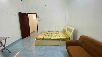 Phòng 20m2  C4 Phạm Hùng