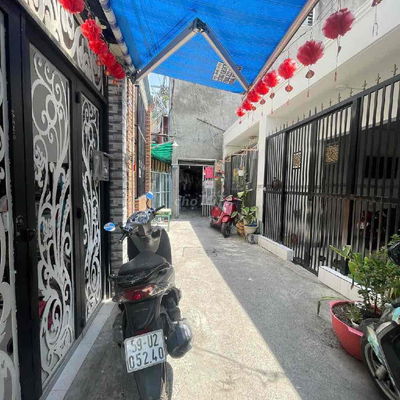 Chỉ 3,3 Tỷ Có Nhà Đẹp 33m2(3x11), 3 Tầng, Ngay Cầu Rạch Đĩa, L.V.Lương