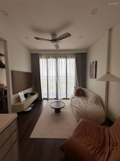 Bán gấp studio 2 tỷ, 1PN + 2.9, 2PN 55m2 3.65, 2PN góc 64m2 4.2 tỷ, 3pn 4.75 tỷ KĐT VinSmart City