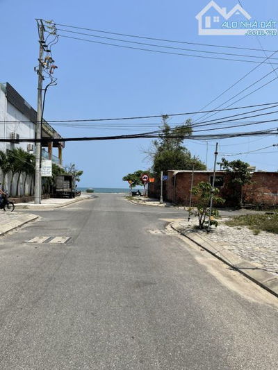 Bán lô đất 126m2, mặt tiền Lê Văn Thứ, gần ngay bãi biển Sơn Trà giá tốt chỉ 13.5 tỷ