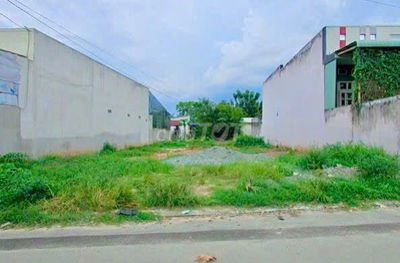 Bán gấp lô đất 180m2 gần chợ Phú Hoà Đông, Củ Chi, SHR, 1 tỷ 215 triệu