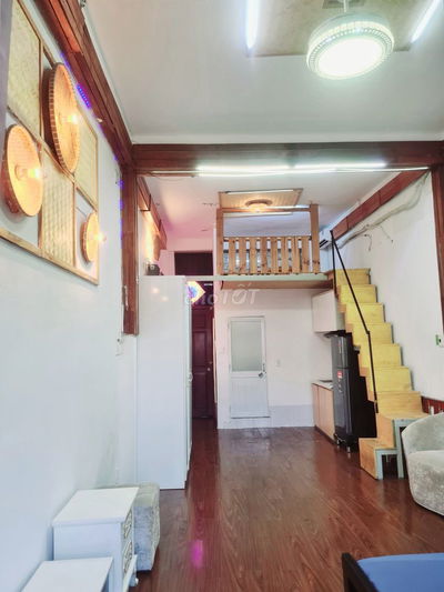 CĂN HỘ CAO CẤP 50M2; CÓ GÁC; 7.2TR; THANG MÁY; TRUNG TÂM Q10