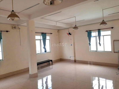 Văn Phòng 80m2 giá 4tr/th phù hợp dạy học văn phòng đại diện trung tâm