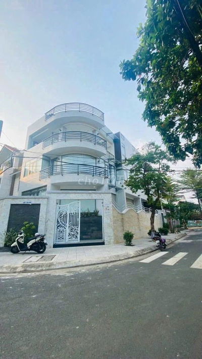 NHÀ 2MT TRUNG SƠN NGAY LOTTEMART Q7. FULL NỘI THẤT THANG MÁY 10X20M.