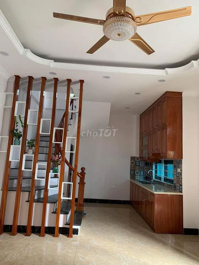 Cho thuê nhà gần ĐH Công Nghiệp 50m2,4T, oto đỗ cửa.