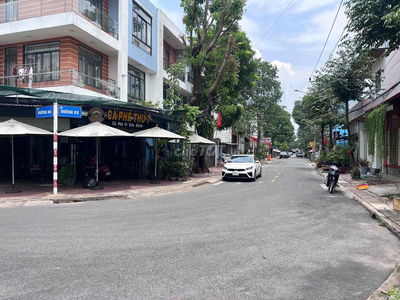 nhà cần bán