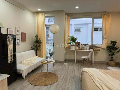 Căn hộ bancol 40m2 Quận 1 full nội thất cao cấp full nội thất mới 100%