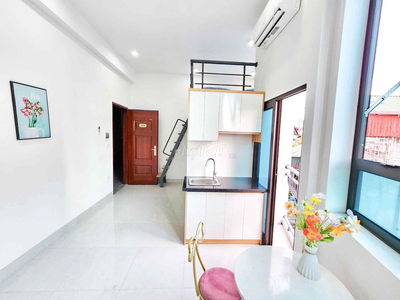 trần cung toà nhà mới tinh