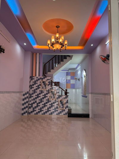 HÀNG HIẾM! NHÀ ĐẸP 3 TẦNG – HẺM XE TẢI – XE HƠI ĐẬU TRONG NHÀ