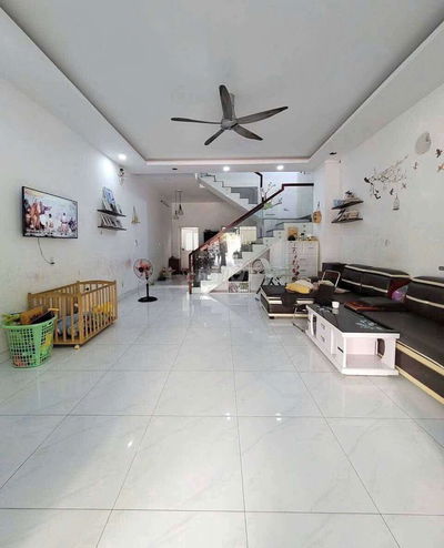 Nhà lầu khu dân cư gần quốc lộ 1k