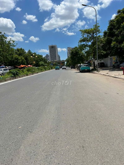 BÁN ĐẤT – TẠI ĐƯỜNG HỒ TÙNG MẬU - CẦU DIỄN -KHU VỰC DÂN TRÍ CAO