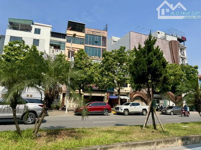 Mặt phố Hồng Tiến, 5 tầng đẹp nhất thị trường Long Biên khuôn tiền 2x tỷ