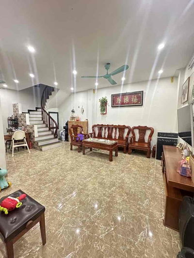 Bán Nhà Sát Phố Ngọc Lâm,LB 59M 4Tầng-Ô Tô VF3 Tới Cửa giá 9ty1