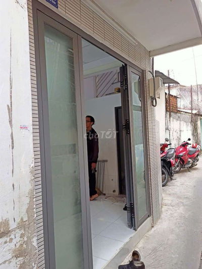 bán nhà hẻm thông cách mạng tháng 8 Tân Bình giáo quận 3, giá 1.9 Tỷ