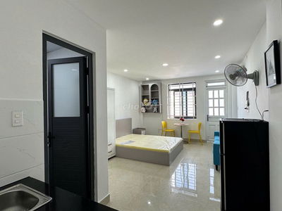 Cho Thuê 1PN Bancol 35m2 Đón Nắng_Gần Cầu lê Văn Sỹ_Thang Máy Nuôi Pet