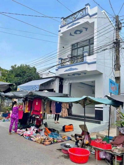 Kẹt tiền bán gấp căn nhà sát chợ Bình Chánh - 80m2