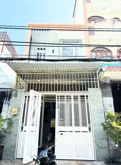 Nhà 2 Tầng Kiên Cố - Ngay Khu Dân Cư Nam Hùng Vương- Đường 10m