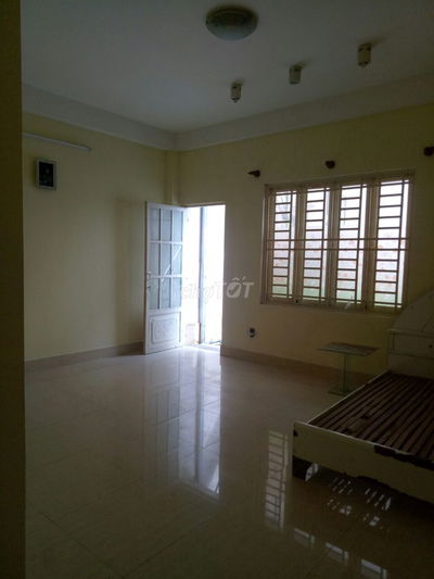 Phòng trọ 30m2, hẻm 389 QL13, sát bên Vạn Phúc city.