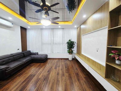 Bán nhà lô góc 5 tầng + 1 tum, thang máy xịn, trung tâm quận Hà Đông –