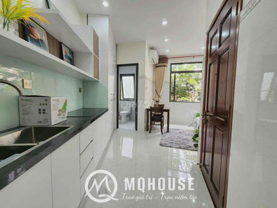 Căn hộ studio cửa sổ, ban công thoáng gần sân bay full nội thất