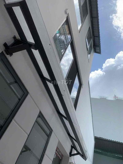 CHÍNH CHỦ CHO THUÊ - 1 TRỆT 2 LẦU 2WC - NGAY BẾN XE MIỀN ĐÔNG CŨ