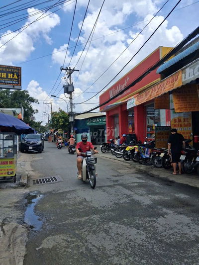 BÁN LÔ ĐẤT 90M2, NGANG 4.5M , Ô TÔ NHỰA , LÃ XUÂN OAI