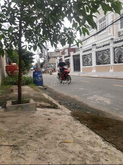 Cho thuê nhà nguyên căn đường lớn