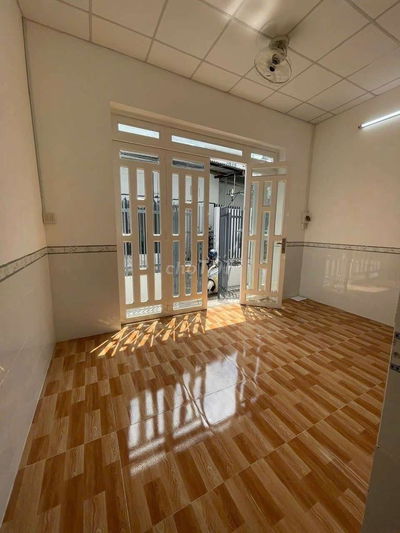 Nhà mới 1pn góc 2 MT Gần Vincom Hùng Vương
