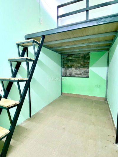 Phòng có gác_cửa sổ_Gần ngay công viên gia định,Sân bay