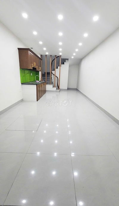 Bán nhà 5 tầng + 1 tum, sổ đỏ chính chủ