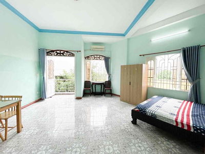 Phòng ban công 3 mặt thoáng công viên 40m Hoàng Văn Thụ sân bay TSN
