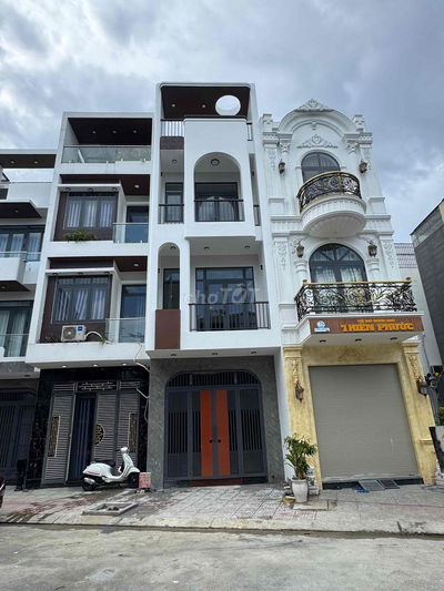 Bán nhà mới khu Lộc Phát. Ngay siêu thị AEON Thuận An. QL13. Còn bớt