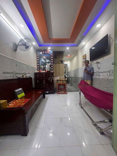 Bán nhà HXH 8m: 6,2x13m, 2 tầng, SHR, gần UBND Bà Điểm