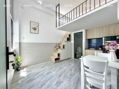 Cho Thuê Căn Hộ Có Gác Cửa Sổ Thoáng Gần Học Viện Hàng Không, K300 Rẻ