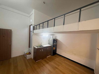 phòng 3/61 Thành Thái, Q10. DT 30 m2, có gác, full nội thất, 5.8 triêu