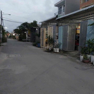 Nhà 100m2 1trệt 1lầu 3pn 2wc sân để xe hơi 8.5triệu