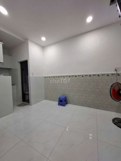 1.750 tỷ Nhà đủ công năng Âu Cơ - Tân Phú PN 2WC Bếp