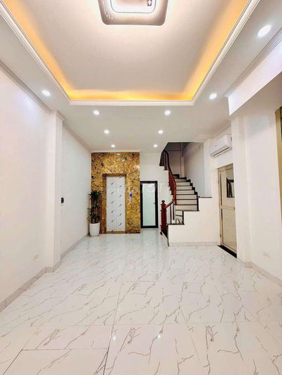 Chính chủ cần bán gấp nhà Khương Đình 46m 6T thang máy, ô tô giá 10tỷ