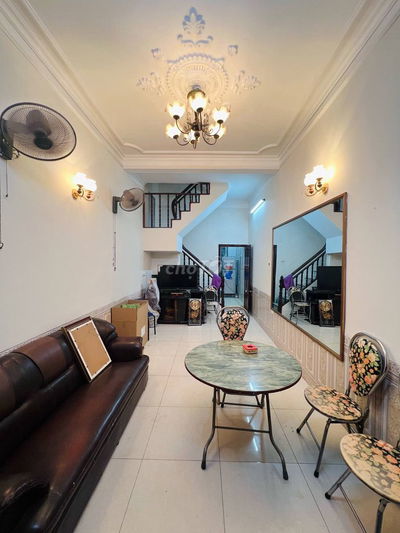 Cho thuê nhà 40m2, 4 phòng ngủ tại ngách 61/1194 đường láng