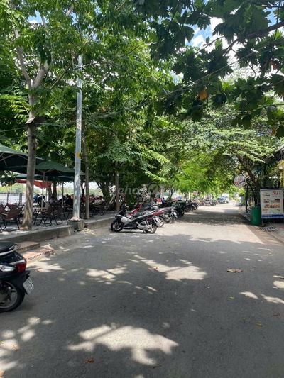 Kho trống Đặng Thùy Trâm.DT 10x14m. DTSD 140M2. 14tr/tháng. view Sông