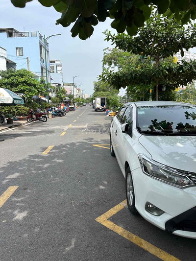 BÁN GẤP NHÀ MẶT TIỀN ĐƯỜNG BA ĐÌNH.QUẬN 8