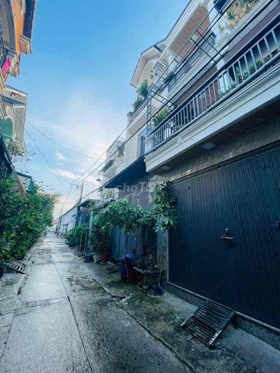 NHÀ HẺM XE HƠI NHỈNH 5TỶ RẺ NHẤT KHU VỰC.