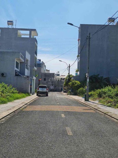 Bán đất Phú Hữu 60 m2 giá 4,15 tỷ xây nhà đẹp