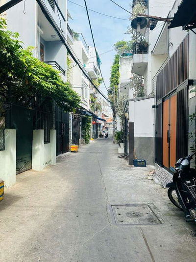 Bán nhà 104M2, đường Lạc Long Quân P 8 Tân Bình 104M2 Giá chỉ 7,2Tỷ