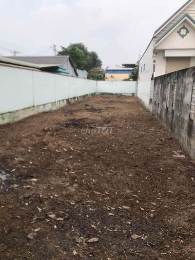 BÁN GẤP LÔ ĐẤT MẶT TIỀN NHỰA 262M2 NGANG 7M BỀ THẾ GIÁ 880TR ở CỦ CHI