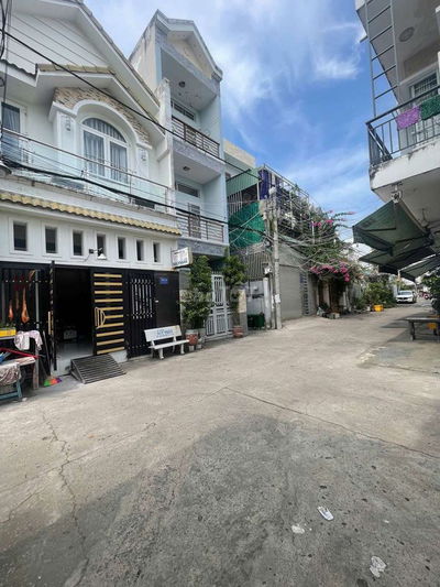 Nhà 2 tầng hẻm xe hơi 6m
