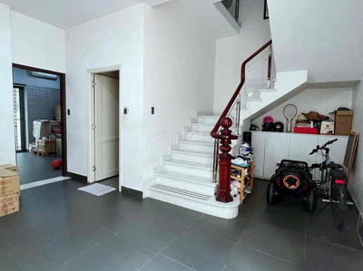 CHO THUÊ CĂN GÓC BIỆT THỰ KHU DÂN CƯ BÌNH HƯNG. KẾ BẾN XE QUẬN 8.